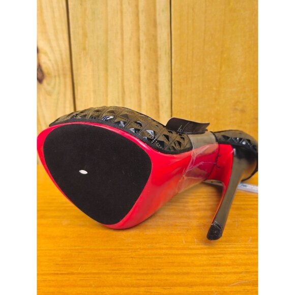 Wild Eye Designs High Heel Wine Bottle Holder and Stopper Set - Picture 9 of 10